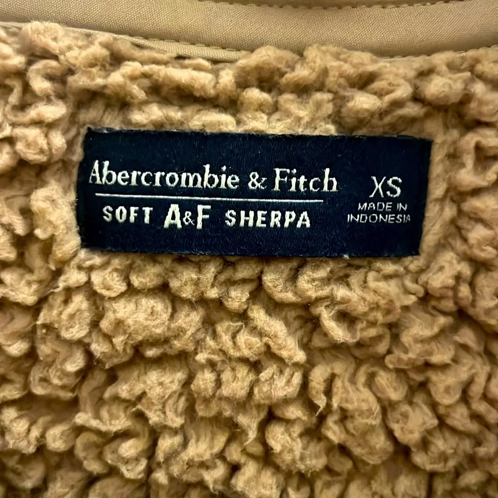 Abercrombie & Fitch Tan Sherpa Sweater - Picture 5 of 7